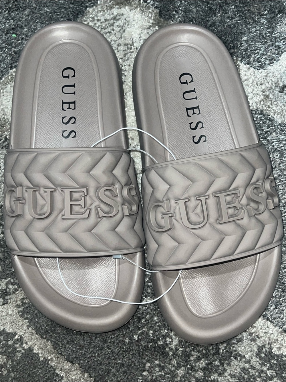 GUESS Men's Taupe Slide Slip On Sandals
Sizes 8-9-11 NWOT